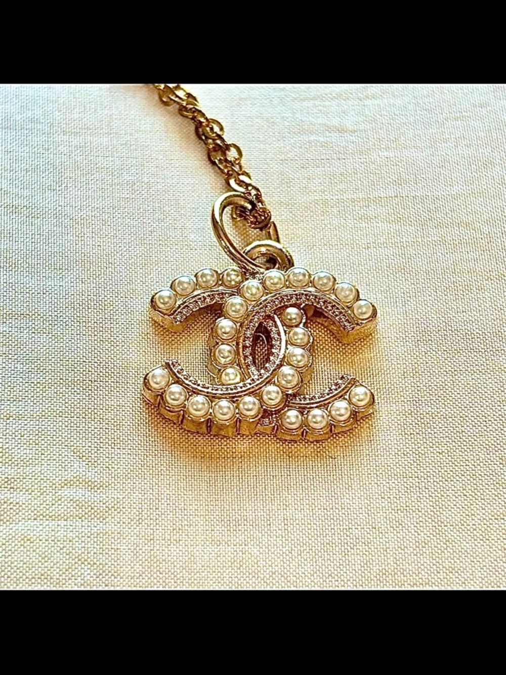 Gorgeous CC Pearl Pendant and Unbranded Chain